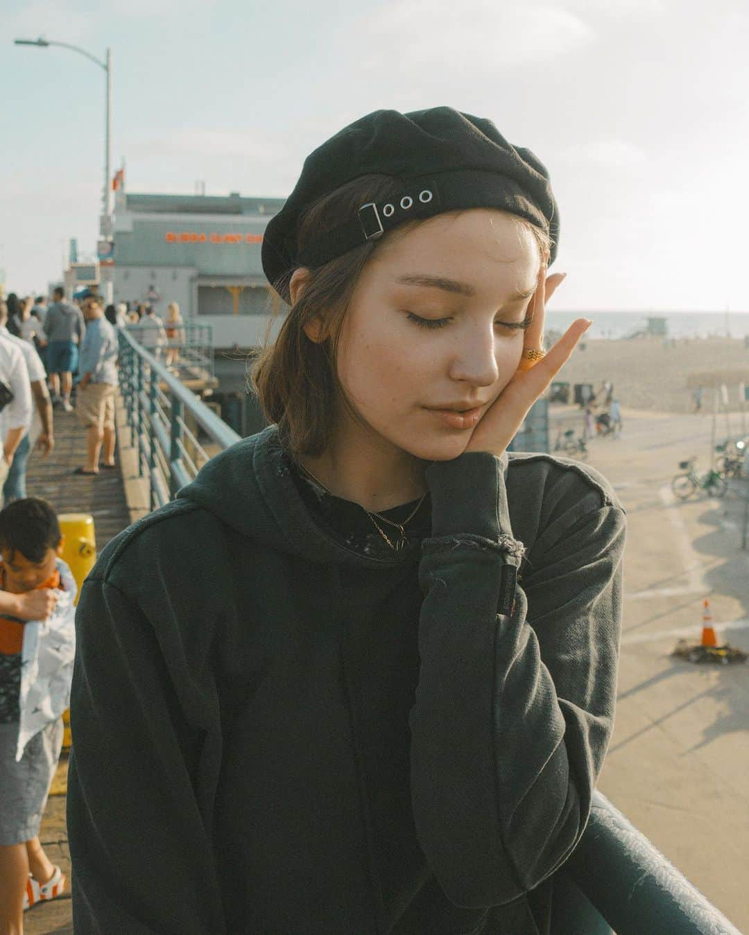 アンジェリーナ・ダニロヴァさんのインスタグラム写真 - (アンジェリーナ・ダニロヴァInstagram)「Gloomy sunset in Santa Monica.  Ph by @kingvuddha」8月10日 9時38分 - angelinadanilova