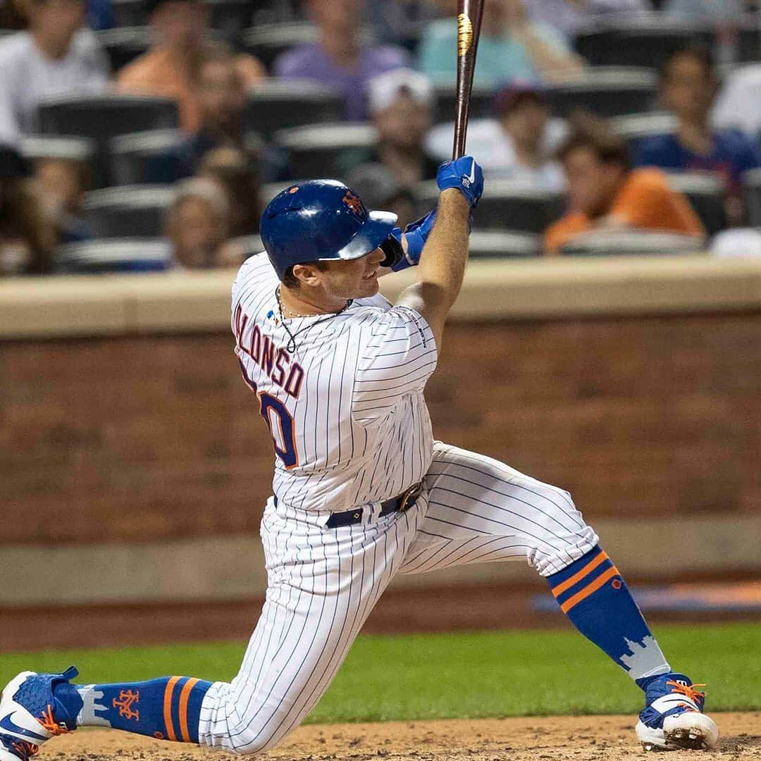 ニューヨーク・メッツさんのインスタグラム写真 - (ニューヨーク・メッツInstagram)「Two legends. 💪💪💪 #LGM #Mets #RaiseTheApple🍎」8月10日 9時39分 - mets