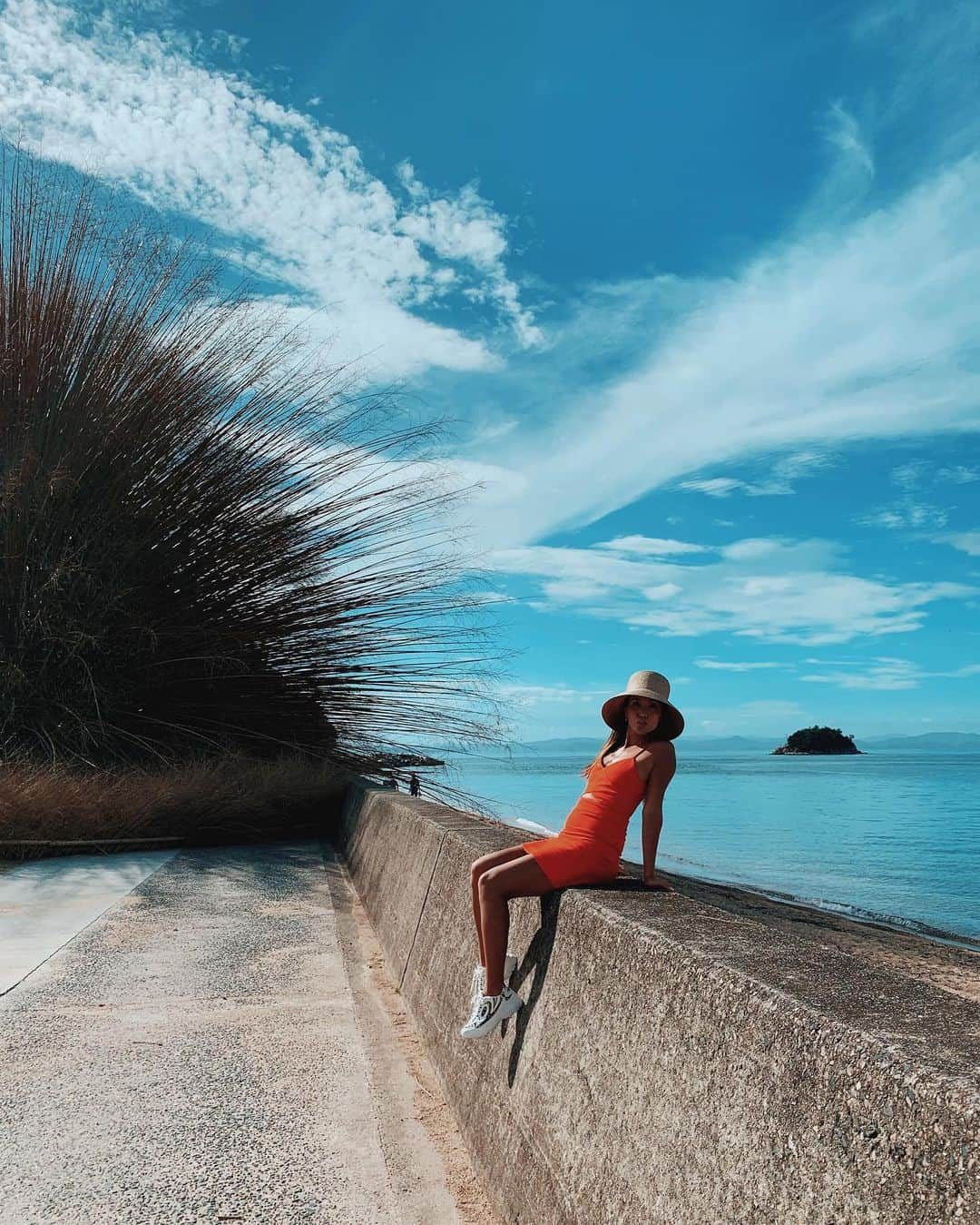 小竹麻美さんのインスタグラム写真 - (小竹麻美Instagram)「📍国境を越えて波 小豆島の旅のメインは、 #瀬戸内国際芸術祭 に来たよ❤️ 数千本の竹の巨大作品。迫力すごい。 . #setouchi#setouchitriennale #shodoshima#kagawa #国境を越えて波#リンシュロン #瀬戸内国際芸術祭2019#瀬戸芸 #小豆島#香川#アート巡り」8月10日 9時41分 - asamikotake