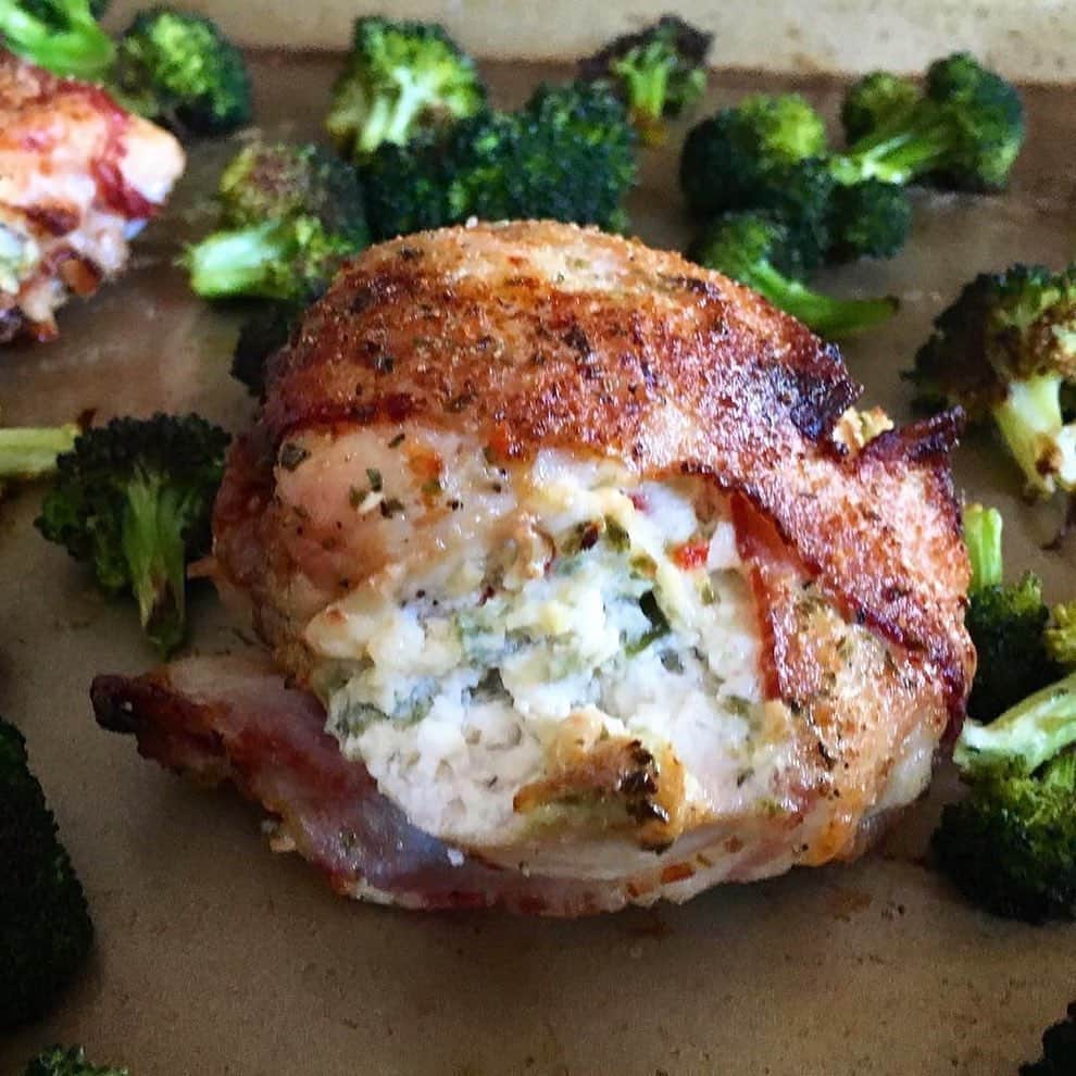 Flavorgod Seasoningsさんのインスタグラム写真 - (Flavorgod SeasoningsInstagram)「Bacon-Wrapped Jalapeño and Cream Cheese Stuffed Chicken - KETO approved ✅⁠⠀ .⁠⠀ 👩‍🍳 @keto_rebel⁠⠀ Seasoning: #Flavorgod Ranch 🤠⁠⠀ -⁠⠀ "The grocery store by my house makes these fresh daily, they’re usually in the butcher case. I’ve seen a few different stores like Sprouts offer something similar. Just make sure to double check they don’t add anything like bread crumbs, starch, etc to the filling. I’m all about #flavors so I generously coated my chicken with @flavorgod Ranch seasoning before cooking. Swipe ⬅️ to see the final product. You can cook them in the oven or air fryer."⁠⠀ -⁠⠀ Flavor God Seasonings are:⁠⠀ 💥ZERO CALORIES PER SERVING⁠⠀ 🔥0 SUGAR PER SERVING ⁠⠀ 💥GLUTEN FREE⁠⠀ 🔥KETO FRIENDLY⁠⠀ 💥PALEO FRIENDLY⁠⠀ -⁠⠀ Add delicious flavors to any meal!⬇⁠⠀ Click the link in my bio @flavorgod⁠⠀ ✅www.flavorgod.com⁠⠀ -⁠⠀ -⁠⠀ #food #foodie #flavorgod #seasonings #glutenfree #mealprep  #keto #paleo #vegan #kosher #breakfast #lunch #dinner #yummy #delicious #foodporn」8月10日 10時01分 - flavorgod