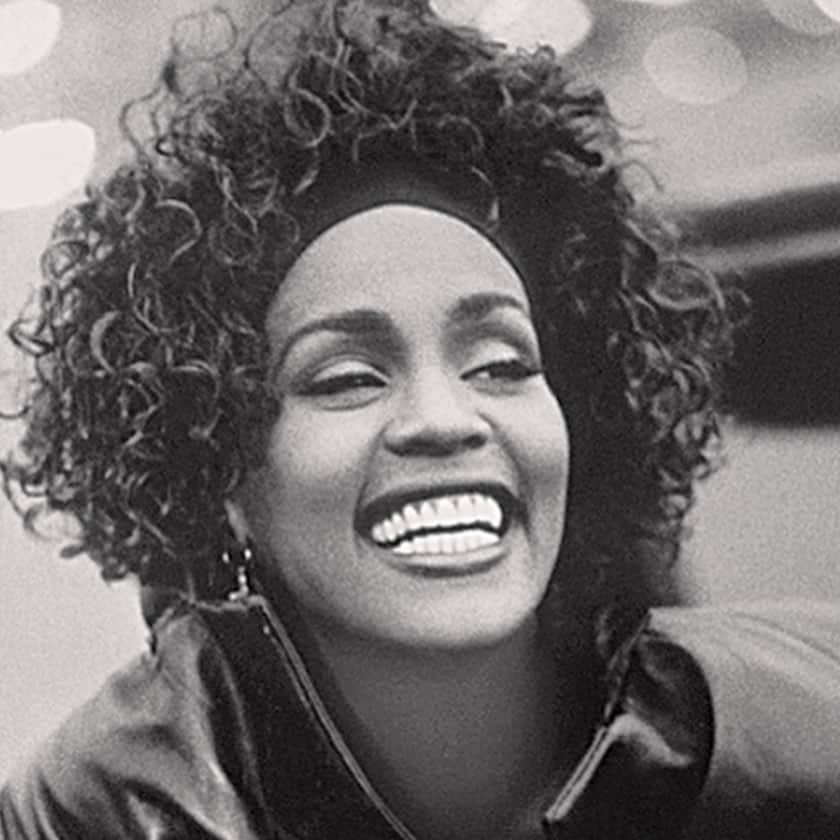 DJプレミアさんのインスタグラム写真 - (DJプレミアInstagram)「56 YEARS AGO AUGUST 9th, 1963 Whitney Houston Was Born... You Lended Your Incredible Voice To Our Souls... Sleep Peacefully Along With Your Daughter Bobbi Kristina... SALUTE TO YOUR LEGACY QUEEN...🙏🏾❤️」8月10日 10時14分 - djpremier