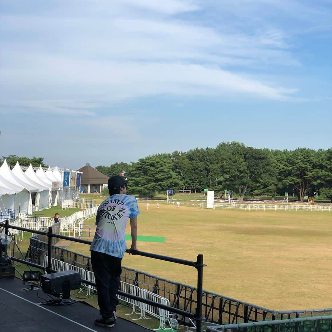 直井由文さんのインスタグラム写真 - (直井由文Instagram)「今日はROCK IN JAPAN FESTIVAL 2019に出演させて頂きます🙌 かなり気温が高くなっていますので熱中症などに気をつけて水分補給をこまめに行って下さい🙏 よろしくお願いします🔥 #RIJF2019」8月10日 10時14分 - boc_chama_9