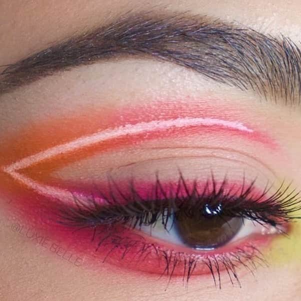 Tarte Cosmeticsさんのインスタグラム写真 - (Tarte CosmeticsInstagram)「@luxie.belle bringin' the colorful glam 💖⚡️ with our tartelette in bloom clay palette & tarteist™ PRO cruelty-free lashes in girl boss! #crueltyfree #rethinknatural #naturalartistry #slaywithclay #claypowered」8月10日 10時17分 - tartecosmetics