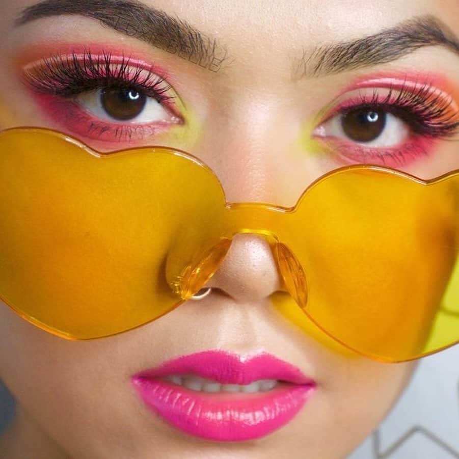 Tarte Cosmeticsさんのインスタグラム写真 - (Tarte CosmeticsInstagram)「@luxie.belle bringin' the colorful glam 💖⚡️ with our tartelette in bloom clay palette & tarteist™ PRO cruelty-free lashes in girl boss! #crueltyfree #rethinknatural #naturalartistry #slaywithclay #claypowered」8月10日 10時17分 - tartecosmetics