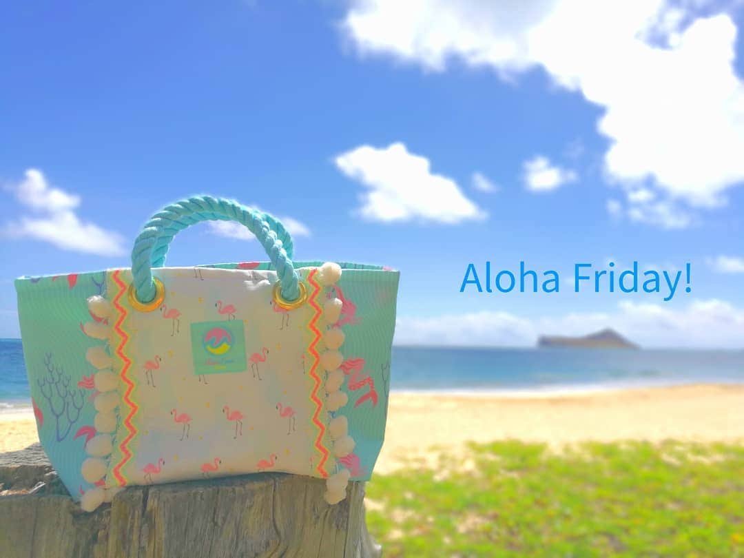 Moco Lima Hawaiiさんのインスタグラム写真 - (Moco Lima HawaiiInstagram)「New* Flamingo tote bag, made by Moco  フラミンゴ好きな方にご講評頂いているこちらのフラミンゴデザインにはうっすらと隠れパイナップルが入っています♡ 探してみてください😉  #mermaid#flamingo#pineapple#blue#sky#ocean#beach#beautifullife#beautifulday#adventure#explore#hawaii#drive#mocolima#mylife#ハワイ好き#ハワイ好きな人と繋がりたい#ハワイ大好き#夏休み#家族旅行#ハワイ旅行#令和#alohafriday  Mocolima showroom 1-6pm open today」8月10日 10時24分 - mocolimahawaii