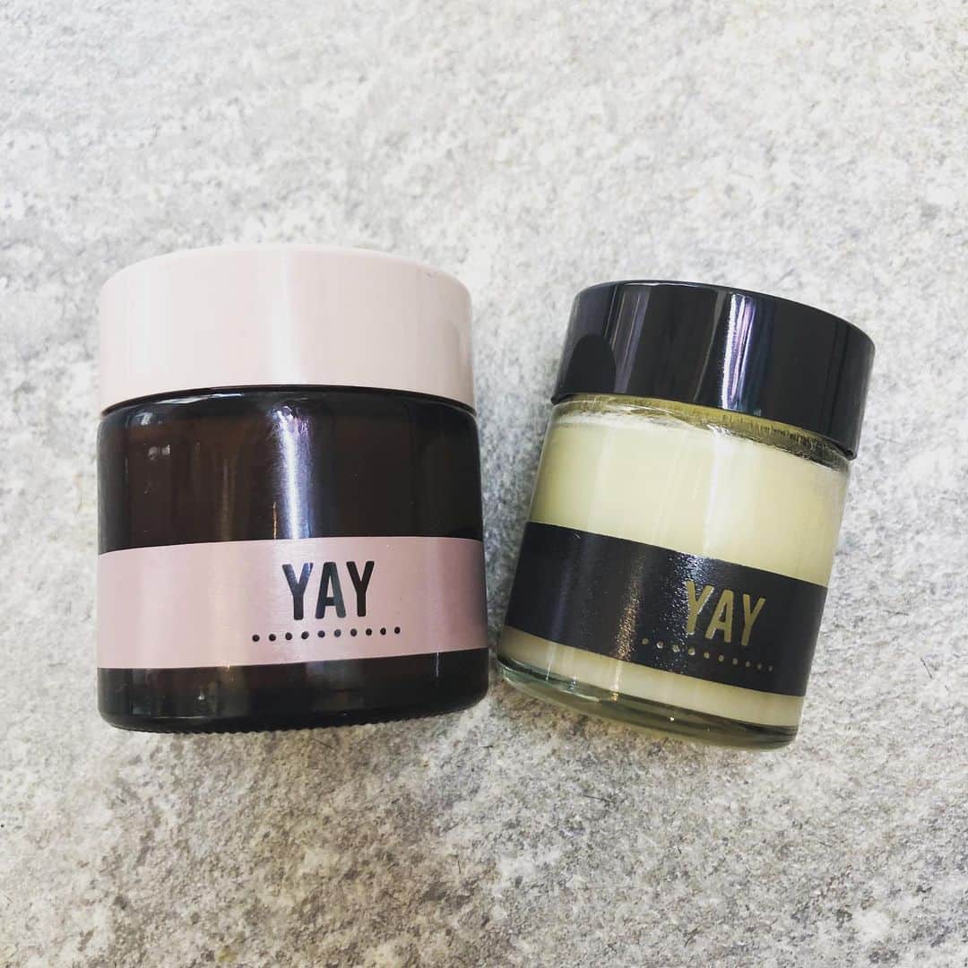 【北堀江・美容室 peaks hair】のインスタグラム：「YAYfollowcream&YAYfollowwax クリームの方はスタイリングだけでなくハンドクリームにワックスはリップバームにも使えます！ 仕上がりはクリームは軽め、ワックスは少し重めの仕上がりになります ##Instahair#hairstyle#Instafashion#イルミナカラー#小顔#美意識#おしゃれな人と繋がりたい#おしゃれ#お洒落#ヘアアレンジ#ヘアスタイル」