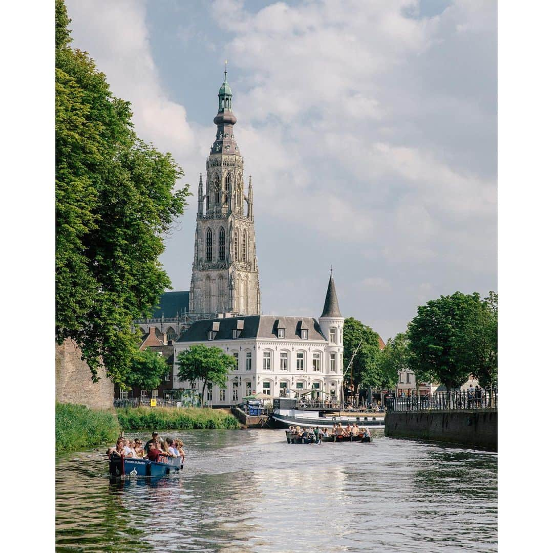 Eelco Roosのインスタグラム：「If you ever visit Breda, rent yourself a boat and see the city from a whole new perspective.  #welkominbreda @welkominbreda」