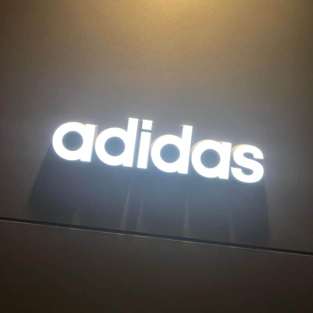 木村真野さんのインスタグラム写真 - (木村真野Instagram)「試合前にadidas本社へ。 #adidas #adidastokyo #adidastwins #mayasaya #artisticswimming #artisticswimmer  #thankyou #アディダス @adidas @adidastokyo」7月17日 18時28分 - mayakimura5