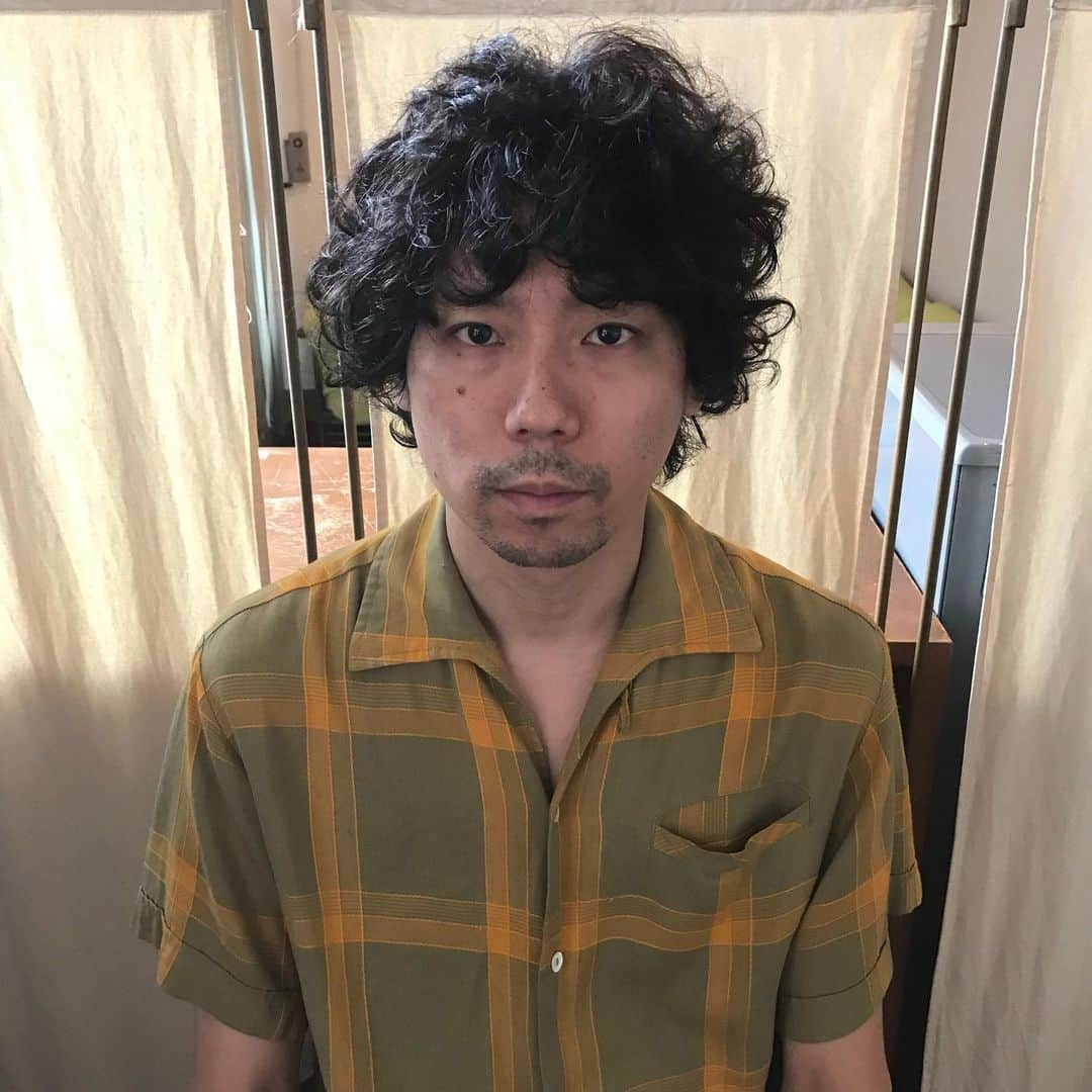 THE BAWDIESさんのインスタグラム写真 - (THE BAWDIESInstagram)「髭を剃るだけで人の印象はこんなに変わりますよ！  by taxman  #beforeafter #加工は一切してません」7月17日 18時53分 - thebawdies