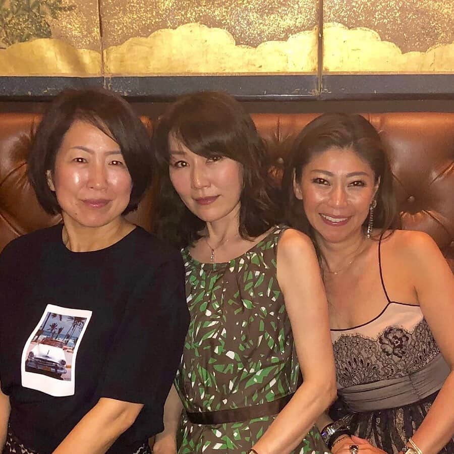 Taki Tanakaさんのインスタグラム写真 - (Taki TanakaInstagram)「昨夜は、もう30年の付き合いになる旧友たちと晩ごはん。 1969年4月に生まれた私、5月の智美、7月の夕子。みんなの50歳おめでとうを祝いつつ近況報告。 昔馴染みの友人はいいものですね。  2枚目の写真はおしゃべりに夢中な私たちの隣で美味しいお肉をせっせと焼いてくれた#まや オーナーの仲良し @yappy126 も一緒に。」7月17日 18時54分 - tanakataki