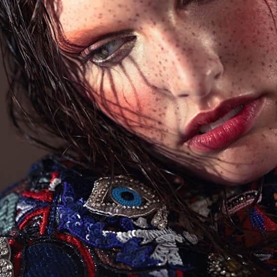 ValGarlandさんのインスタグラム写真 - (ValGarlandInstagram)「❤️ #FreckleFun ❤️ The gorgeous @lisaverberght photographed by @scotttrindle for @dazed ❤️ Styled by @emmawyman ❤️ Hair by @alexbrownsell ❤️ #MakeupByValGarland #ValGarland ❤️ #makeupfun #freckles #closeup #makeupwakeup #makeupcloseup #makeupinspo #makeupideas #makeupguru #inspiration ❤️❤️❤️」7月17日 18時58分 - thevalgarland