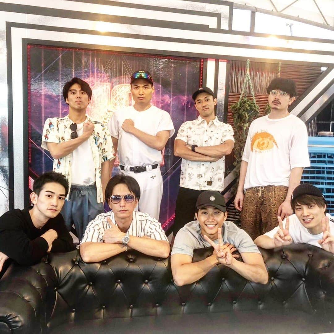 のインスタグラム：「夏の風物詩、居酒屋えぐざいる登壇させて頂きました✨✨ 10周年イヤーなので今年はたくさんお伺い出来たらと思います😊🍻 そして今日は青柳翔のファーストアルバム「Ⅳ」発売日🎉 皆さんよろしくお願いします🥺 #一年で一番君に遠い日#キノブックス#小説#掌編小説#居酒屋えぐざいる＃劇団EXILE#film#featurefilm#actor#bonsaiactor#novel#青柳翔#小野塚勇人」