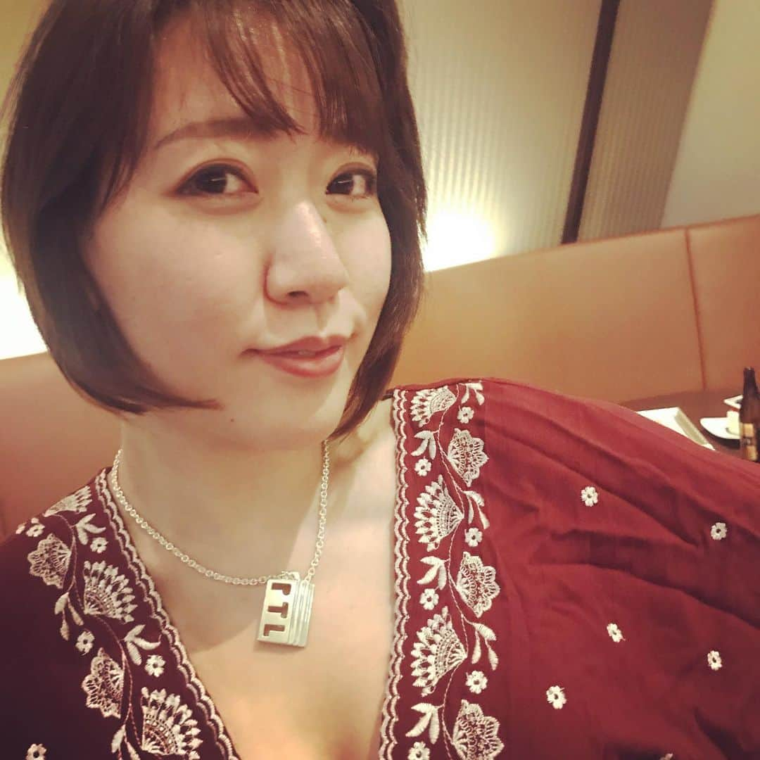 益子寺かおりさんのインスタグラム写真 - (益子寺かおりInstagram)「性誕祭をヤッてくれたメンバーへのお返しに…♡ ・ 彫金師である母・京子が、パートタイムラバーズのために作ってくれたネックレスをプレゼントしたよ♡（作品第ニ弾！） ・ 「じゅわいよ・くちゅーるキョウコ」の次回作に期待！ ・ #ちゃんとイチから削って作っている #頑張って男の子っぽいデザ淫にしたらしい #柏のおギグで筆下ろししてくれたヨ♡ #ちゃんまいちゃんと私の分も作ってた #じゅわいよくちゅーるキョウコ #最近作品作りが生き甲斐みたい #再開してよかったネ☆ #パートタイムラバーズ #ベッドイン #bedin」7月17日 19時04分 - kaori_masuco