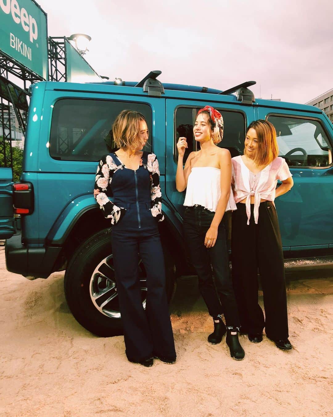 Rika Vanessaさんのインスタグラム写真 - (Rika VanessaInstagram)「@jeep_japan_official の 新車発表会に ROXY girlsで 遊びに行ってきたよ🌼🌼 ・ ずっと憧れの車🥺 いつかjeepに乗って 音楽を聴きながら 遠くの海に出かけたりしたいなっ🔥🔥 ・ ・ ヨアンもかっこいいー！と 感激してた👦🏼❤️ ・ ・ #海遊び #ジープビキニ #Jeep_bikini #JeepReal」7月17日 19時12分 - rikavanessa._