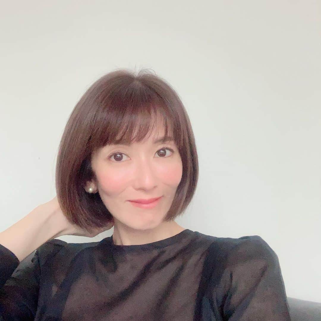 大河内奈々子さんのインスタグラム写真 - (大河内奈々子Instagram)「見慣れないからか、、、なんだか落ち着かない。 ・ #newhair #ボブ #チェンジ  #なんだかそわそわ  #髪切ったら息子が素通り」7月17日 19時21分 - nanakoohkouchi