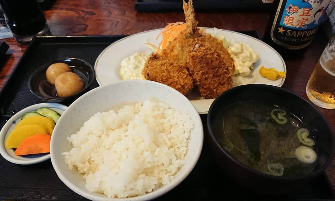 佐藤大さんのインスタグラム写真 - (佐藤大Instagram)「まさるさんのB定食が染みる美味さでした。アジフライ、コロッケ、味噌汁、米、漬物、ポテトサラダ。トップチーム #熱海 #定食屋まさる  #ずっといたい」7月17日 19時31分 - satodaidaidai