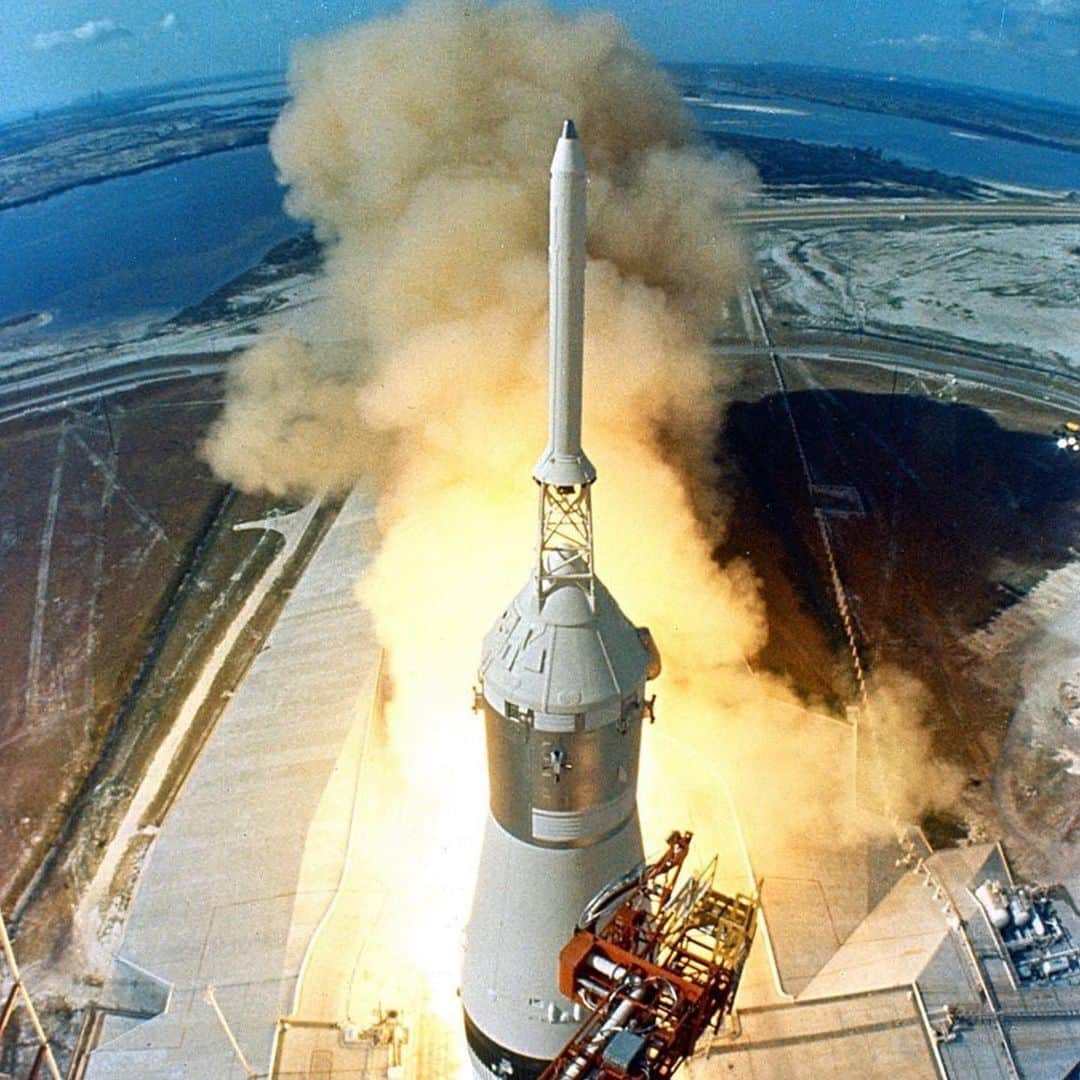 ドナルド・トランプさんのインスタグラム写真 - (ドナルド・トランプInstagram)「#Repost @whitehouse ・・・ "I believe this nation should commit itself to achieving the goal, before the decade is out, of landing a man on the moon and returning him safely to Earth," President Kennedy urged Congress in 1961.  Apollo 11 realized that vision. Today, we celebrate 50 years since launch. #apollo50th」7月17日 10時58分 - realdonaldtrump
