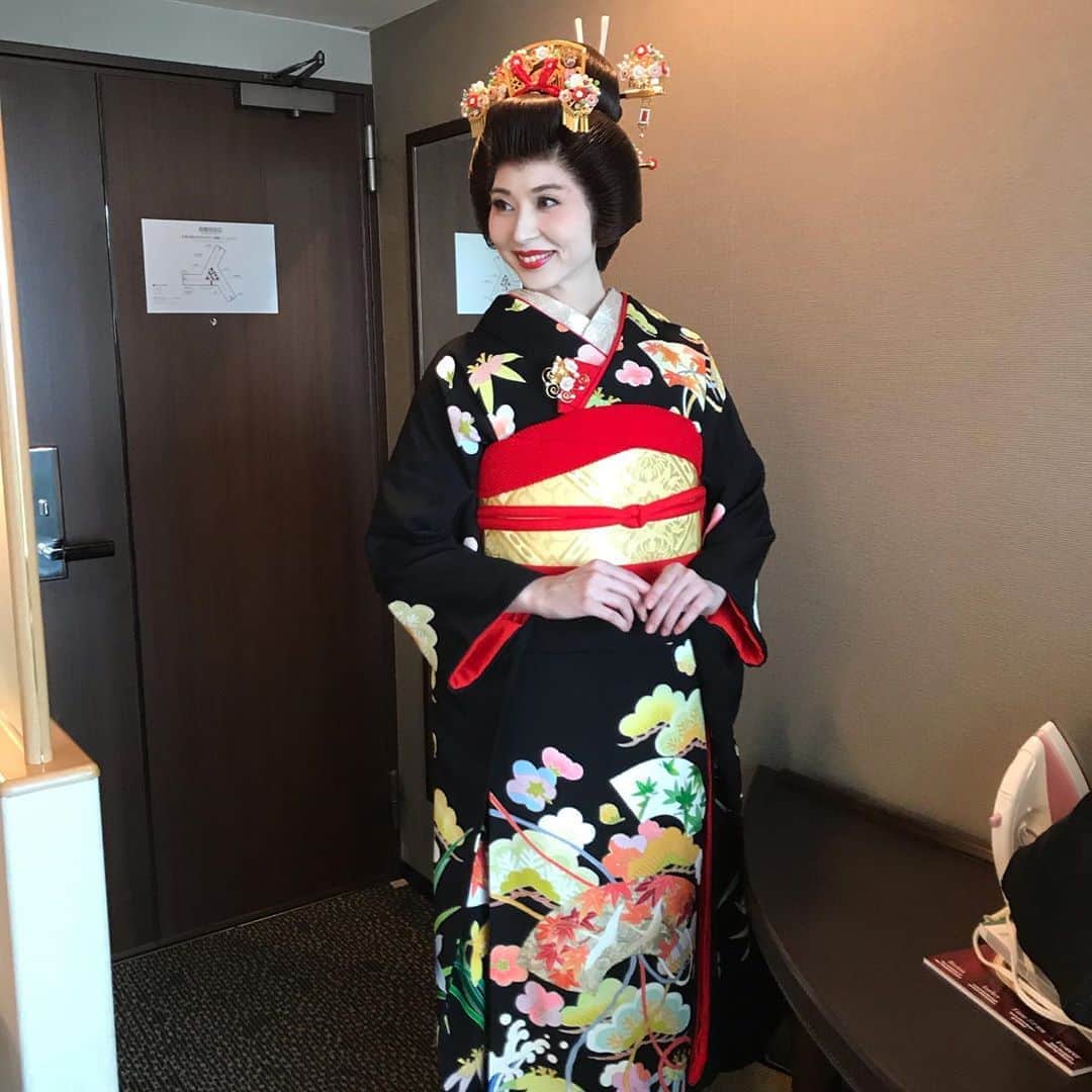 大塚まゆりのインスタグラム：「KIMONO👘 show #着物 #着物ヘア #show #着物女子 #kimono #kimonostyle」