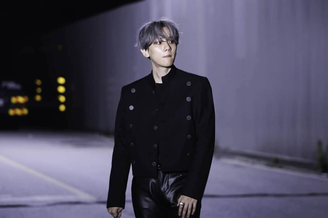 EXOさんのインスタグラム写真 - (EXOInstagram)「백현 'UN Village' MV Behind Photos 🎬📸 - #백현 #BAEKHYUN @baekhyunee_exo #엑소 #EXO #weareoneEXO #CityLights #UNVillage #백현_UNVillage #BAEKHYUN_LOG」7月17日 12時00分 - weareone.exo