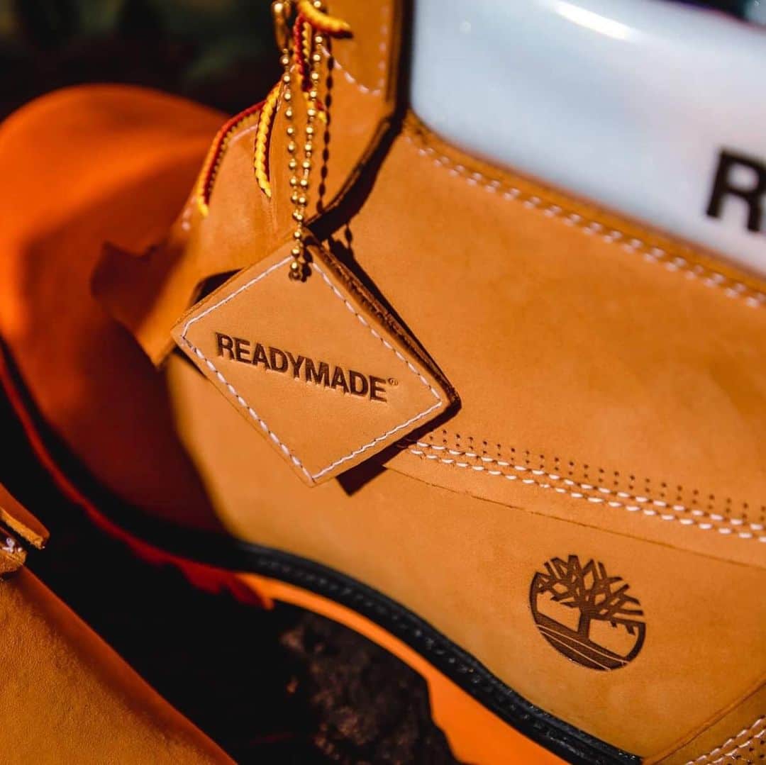 HYPEBEASTさんのインスタグラム写真 - (HYPEBEASTInstagram)「@hypebeastkicks: Here’s a closer look at @readymade_official and @timberland’s upcoming collaboration. The updated signature silhouette takes on an inside-out aesthetic with READYMADE branding at the hang tag and the heel, a Vibram outsole and bright orange secondary laces. Look for the boots to arrive on July 20. Photo: Heison Ho/HYPEBEAST」7月17日 12時00分 - hypebeast