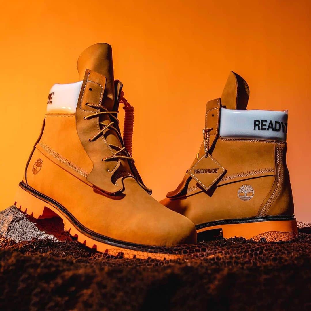 HYPEBEASTさんのインスタグラム写真 - (HYPEBEASTInstagram)「@hypebeastkicks: Here’s a closer look at @readymade_official and @timberland’s upcoming collaboration. The updated signature silhouette takes on an inside-out aesthetic with READYMADE branding at the hang tag and the heel, a Vibram outsole and bright orange secondary laces. Look for the boots to arrive on July 20. Photo: Heison Ho/HYPEBEAST」7月17日 12時00分 - hypebeast