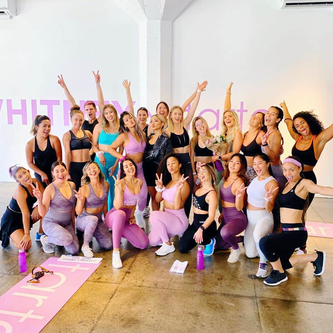 Tarte Cosmeticsさんのインスタグラム写真 - (Tarte CosmeticsInstagram)「We had such a blast today gettin’ our fitness on with the amazing @whitneyysimmons to celebrate our NEW #whitneyxtarte collab! 🏋️‍♀️ Head to our IG stories to see all the BTS action! Don’t forget to head to ‪tarte.com‬ to pick up our NEW #whitneyxtarte set for just $35 (a $62 value)! Click the link in bio to shop #doubledutybeauty #busygirlbeauty」7月17日 12時02分 - tartecosmetics