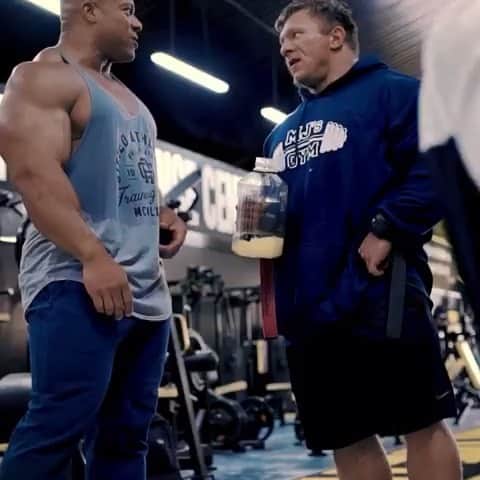 Phil Heathのインスタグラム：「STAMINA AND PRECISION! Great training session with @trainedbyjp at @flfperformancecentre  #Repost @fit_visuals ・・・ So this time last week I was on the train back from @flfperformancecentre in Manchester after having had the privilege of filming 7x Mr Olympia @philheath train with @trainedbyjp  Here’s the promo from the session, be sure to check out the full length version (47 mins) where @trainedbyjp does an incredible job of bringing his usual high intensity training whilst simultaneously interviewing Phil between sets getting the most incredible insight into the mind of a champion, exclusive to trainedbyjp.com 👌🏼 #philheathlabs #DreamKiller #Intraguard #philheath #7xmrolympia」
