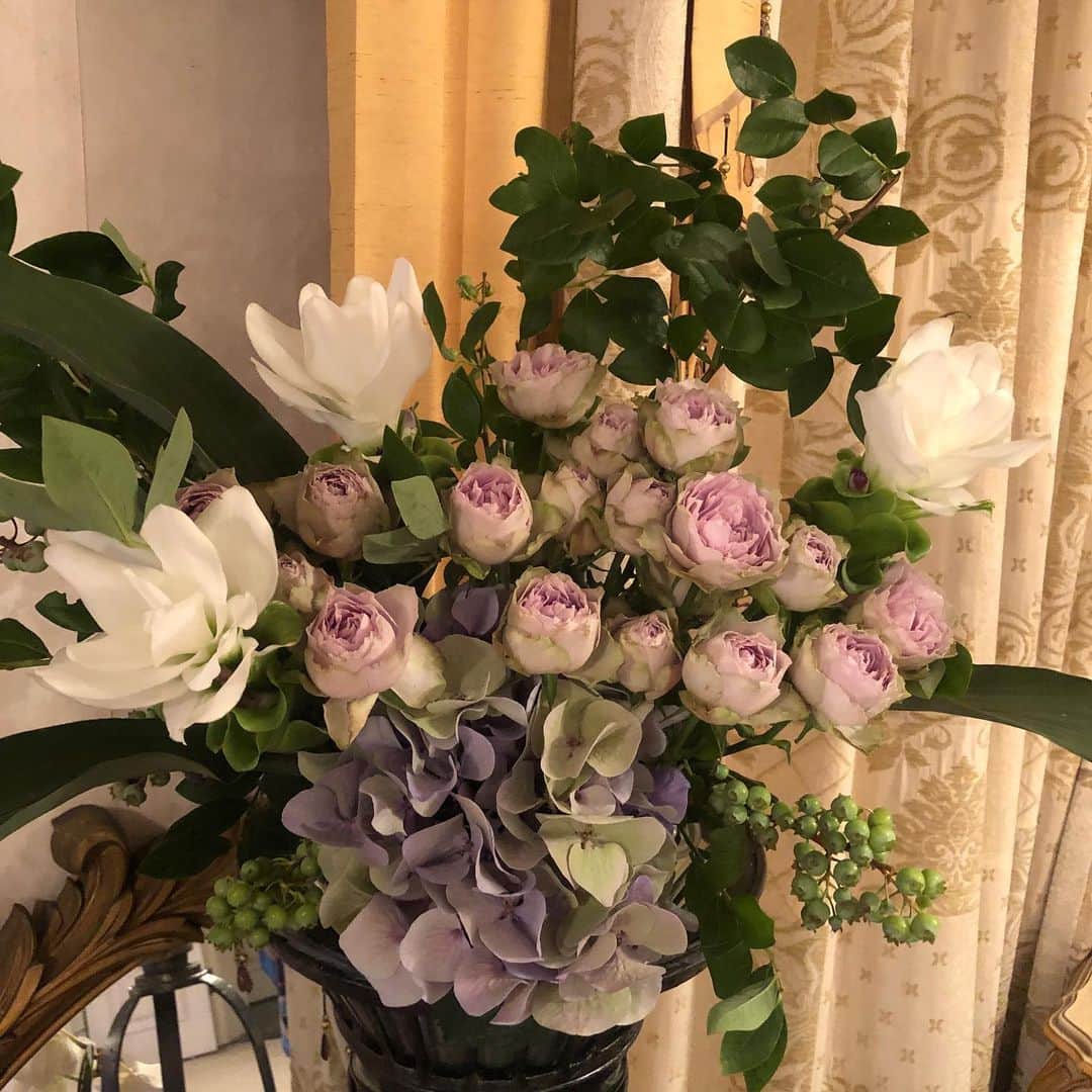 紫吹淳さんのインスタグラム写真 - (紫吹淳Instagram)「今週のお花です。」7月17日 12時19分 - jun_shibuki_official