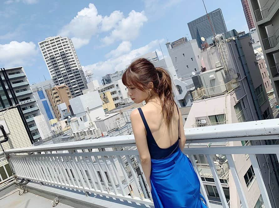 宇野実彩子さんのインスタグラム写真 - (宇野実彩子Instagram)「. 本日発売の#anan ぜひご覧ください📕✨ そういえばブルー系の私服って少ないけど、 どちらの衣装もお気に入りでした👗💞」7月17日 12時25分 - misako_uno_aaa