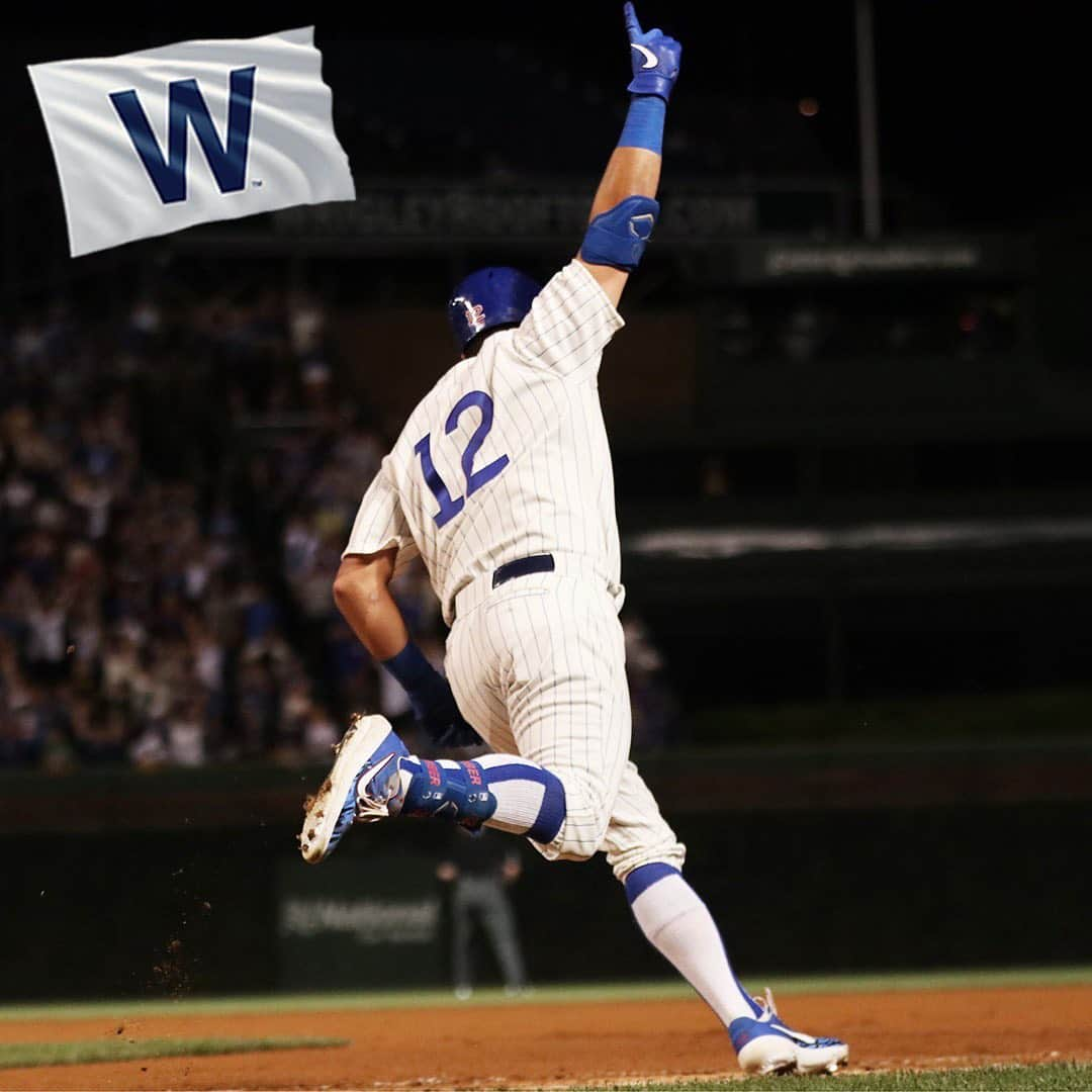 シカゴ・カブスさんのインスタグラム写真 - (シカゴ・カブスInstagram)「@kschwarb12 walks it off! #Cubs win! #EverybodyIn」7月17日 13時01分 - cubs