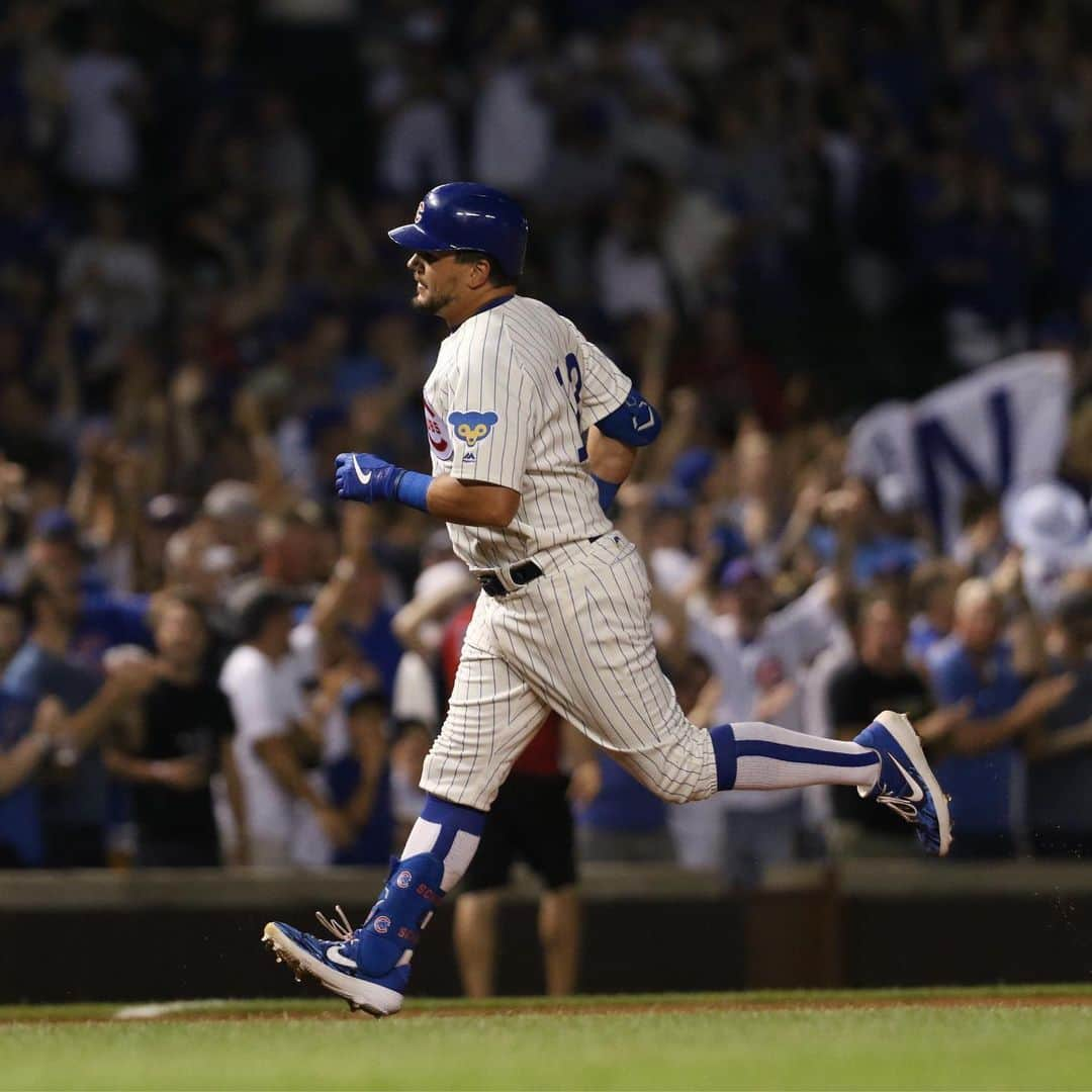 シカゴ・カブスさんのインスタグラム写真 - (シカゴ・カブスInstagram)「@kschwarb12 walks it off! #Cubs win! #EverybodyIn」7月17日 13時01分 - cubs