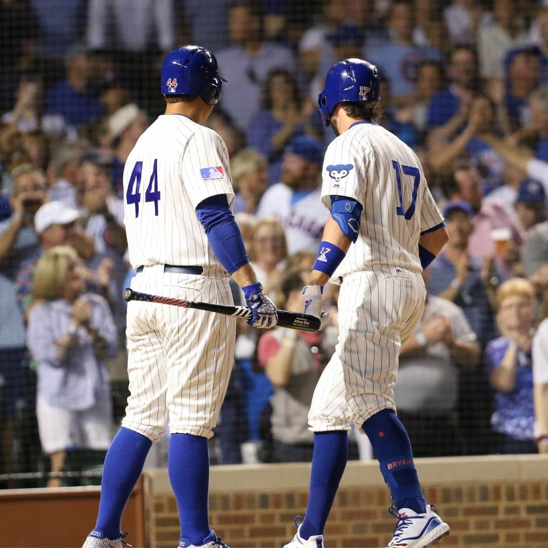 シカゴ・カブスさんのインスタグラム写真 - (シカゴ・カブスInstagram)「@kschwarb12 walks it off! #Cubs win! #EverybodyIn」7月17日 13時01分 - cubs