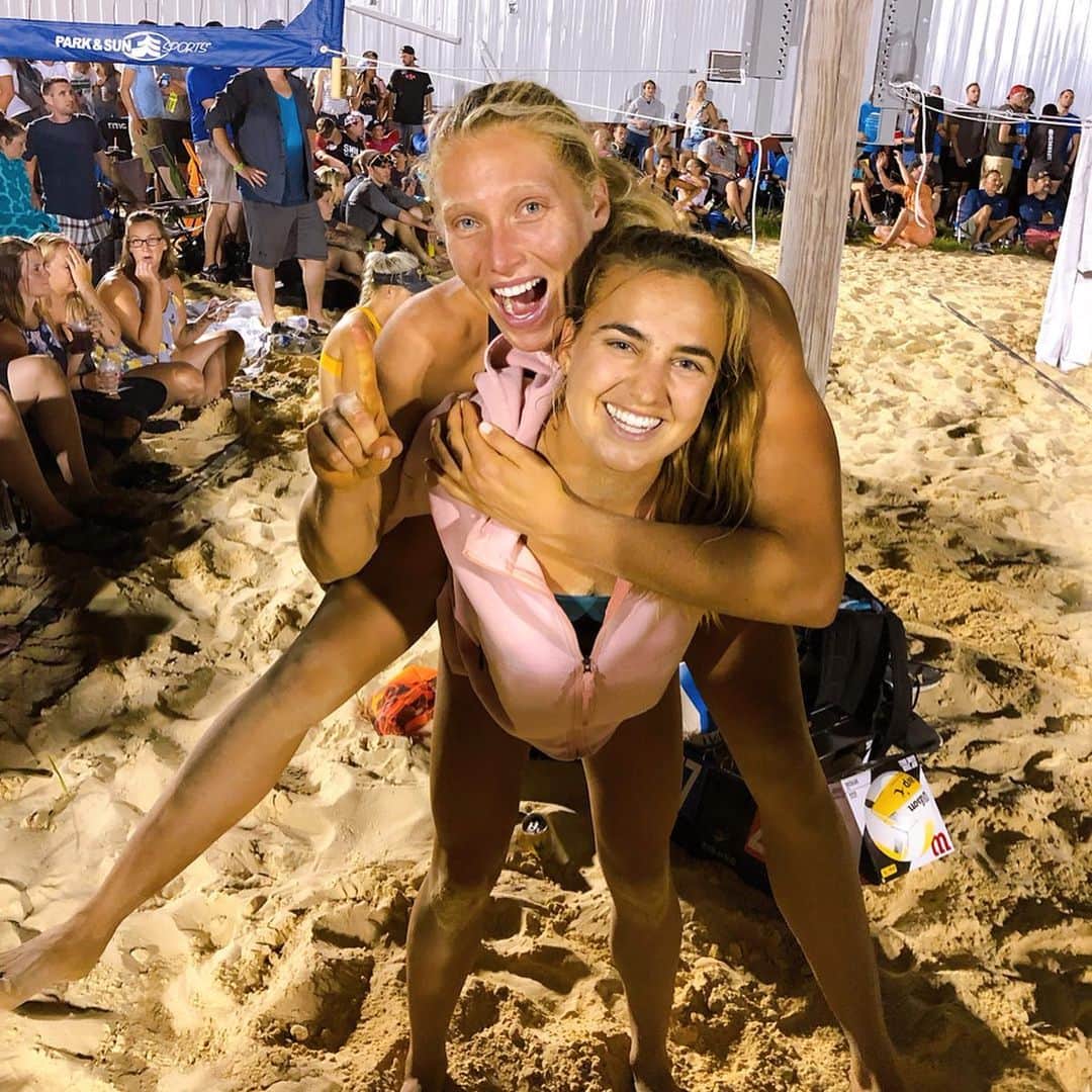 カーリー・ウォパットさんのインスタグラム写真 - (カーリー・ウォパットInstagram)「Waupaca 2019 champs in sand, and second place for grass 3s! 🥇🥈 A week ago, @katiespieler asked me if I would be willing to fill in as her partner for this crazy tournament in Wisconsin. I knew nothing about it. But cows, big fields, and volleyball?! Obviously I couldn’t say no.  Katie and I were 14 & 12 years old the last time we played a tournament together. I guess good things never die, because our games meshed together beautifully, and we went on to win the whole dang thing.  On Friday, we started the sand tournament at 8 AM and finished at 11 PM under the bright lights, surrounded by the rowdiest crowd. We played 6 full matches - basically an entire AVP tournament - in the span of one day. It was the grindiest of grinds, but knowing Katie.. we both were ALL in. And it sure did feel good to finish victorious.  A few hours of sleep later, we were back at Brighton Acres, ready to run it back all over again.. but this time on GRASS playing TRIPLES with the stud addition of @deahnak. None of us have ever played grass 3s, yet we learned quickly, and found ourselves in an epic final against the reigning champs. We lost in 3 sets 14-16 in the third, and now we are already plotting and strategizing on how to improve our grass game for next year.  It has taken three days to recover, but @waupacaboatride has officially earned a special place in my heart. The people, the atmosphere, the FUN.. Waupaca knows what volleyball is all about!  Thank you to the tournament organizers for putting on such an incredible event. And thank you to all the amazing spectators, fans, and new friends! You all brought so much light and life to this weekend. We will be back.  #waupacaboatride #wisconsin #volleyball #swag #teamtk #fullsend」7月17日 13時09分 - carlywopat