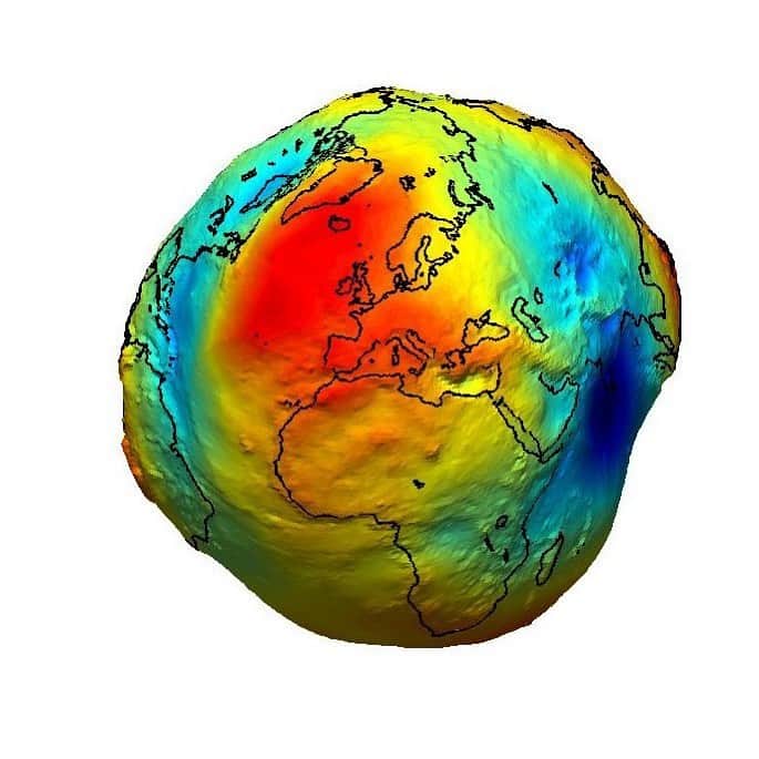 ミシェル・ファンさんのインスタグラム写真 - (ミシェル・ファンInstagram)「When people try to convert me to flat earth-ism, I’m like, “My dude, the earth is a potato. “ 🥔 #geoid」7月17日 13時13分 - michellephan