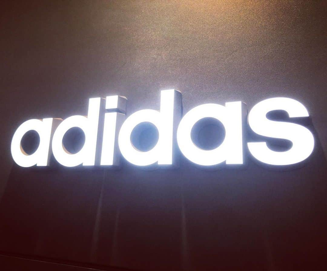 木村真野・紗野さんのインスタグラム写真 - (木村真野・紗野Instagram)「試合行く前にadidas本社へ♥️. . . #adidas @adidastokyo #adidasoriginals #ultraboost #new #artisticswimmer #シンクロ」7月17日 13時39分 - mayasaya_kimura