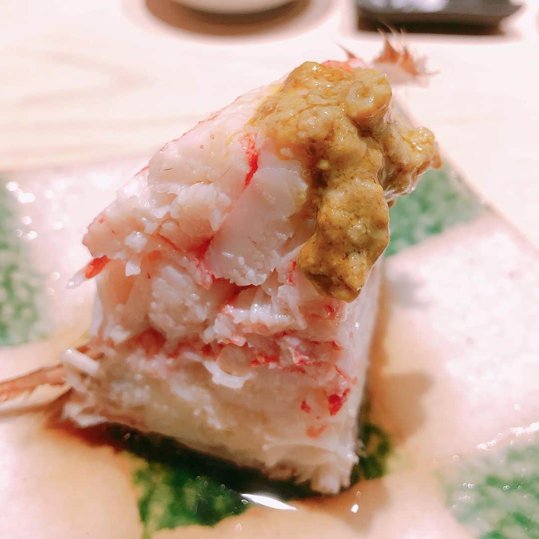 井上公造さんのインスタグラム写真 - (井上公造Instagram)「以前から常連だったのだが、店が引っ越してからご無沙汰だった「鮨屋 小野」。食べる人、飲む人、みんな大満足のお寿司屋さんです。最後の「小野スペシャル」、写真撮るの忘れた😅  #寿司  #恵比寿  #鮨屋小野  #小野スペシャル  #foodstagram  #sushi  #healthyfood」7月17日 13時45分 - inouekozo39
