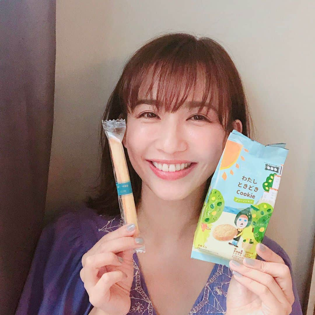 優木まおみさんのインスタグラム写真 - (優木まおみInstagram)「今年50周年のYOKU MOKUさんからお菓子を頂きました。 お中元や差し入れなどで、お馴染みですよね。  定番の「シガール」は、バターのやさしい風味でついつい何本も食べちゃいます。 「わたしときどきcookie」は新商品なんだそうです。美味しさだけでなく健康の事も考えたクッキーでパッケージもカワイイですね^ ^  #ヨックモック #シガール #わたしときどきcookie #手土産 #お中元 #プレゼント #ギフト #プチギフト #PR @yokumoku_official」7月17日 13時48分 - yukimaomi