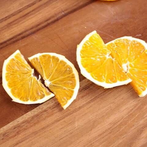mai_smoothieさんのインスタグラム写真 - (mai_smoothieInstagram)「りんご&バナナ&オレンジのスムージー Apple & banana & orange smoothie  りんごapple90g バナナbanana40g オレンジorange50g 水water150ml 蜂蜜honey トッピングのオレンジorange、ミントmint  薄くカットしたオレンジをグラスの内側面に貼り付ける。 全てを混ぜてブレンダーで撹拌して、滑らかになったらグラスに注ぐ。 トッピングをのせたら出来上がり♪  フルーツはカットし、冷凍してから使用してます。」7月17日 14時09分 - mai_smoothie