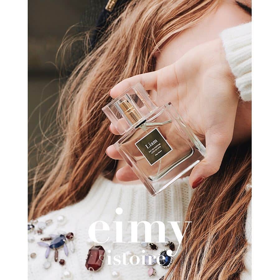 eimy istoireさんのインスタグラム写真 - (eimy istoireInstagram)「. 【Eau De Parfumes】 . Point 1 オードトワレからオードパルファムになり より長い時間香りをお楽しみ頂けます。  Point 2 オリジナルの香水瓶は、ゴールドとクリアの eimy istoireらしい洗練されたデザインに。 .  7/18 12:00〜ONLINE STOREにて発売START✨ . ONLINE STOREはTOPのURLよりご覧ください。 . . #eimy #eimyistoire #newarrival #eaudeperfum #instagood #instapafume #elegant #amanda #liam #lotsoflove」7月17日 20時04分 - eimyistoire_official