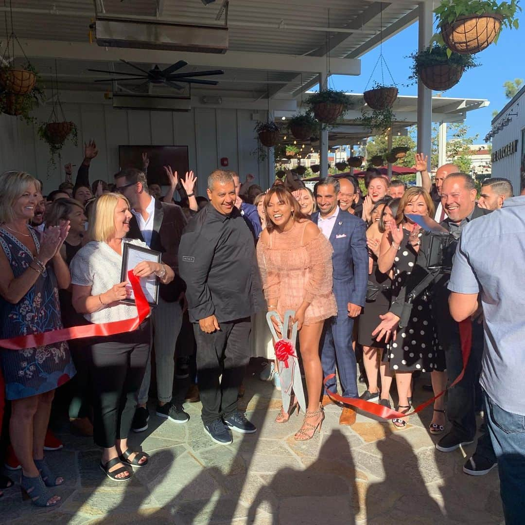 エイヨシャ・カレーさんのインスタグラム写真 - (エイヨシャ・カレーInstagram)「Yesterday was a dream. We celebrated our 4th @internationalsmoke opening in Del Mar. I can’t thank the team enough. I have no words. This will never feel normal. I am so grateful. Thank you to my family and friends for coming to support me as well. We didn’t get pictures because we had wayyyy too much fun.」7月17日 14時55分 - ayeshacurry