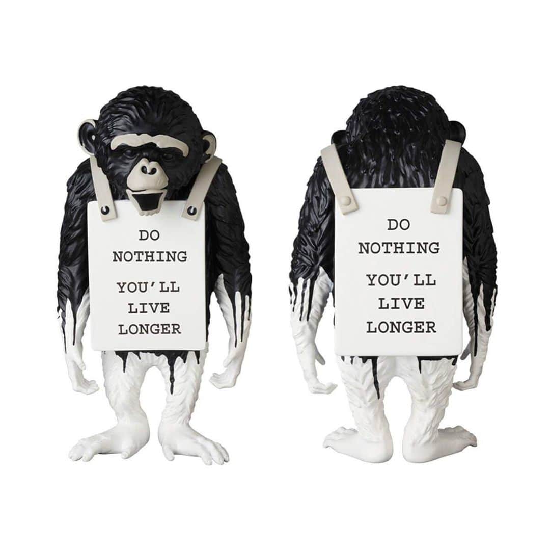 HYPEBEASTさんのインスタグラム写真 - (HYPEBEASTInstagram)「#hypeAF: Brandalism and @medicom_toy have unveiled a new figure inspired by @banksy’s ‘Monkey Sign’ artwork. The 14-inch-tall collectible will release exclusively at the Medicom Toy Exhibition in Tokyo this July 20 for roughly $443 USD.  Photo: Medicom Toy」7月17日 15時27分 - hypebeast