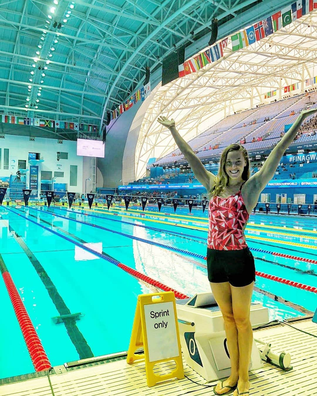 フェムケ・ヘームスケルクさんのインスタグラム写真 - (フェムケ・ヘームスケルクInstagram)「The venue of the World Championships is always different, but the feeling after entering the competition pool is always the same ! 🤩 And I know cause it's my 8th World Championship 😜💪👵🇰🇷 . . Racing will start 21st July - 28th July. Entered in 100m free - 50m free & Relays 🇳🇱🔥🦁 . . #TeamNL #SprintOnly #Gwangju2019 📸 : @elsbeth308」7月17日 15時22分 - femheemskerk