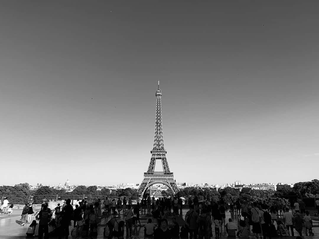 セバスチャン・スタンさんのインスタグラム写真 - (セバスチャン・スタンInstagram)「Paris, thank you. 🙏🏻🇫🇷 #NoirFilteronly」7月17日 15時49分 - imsebastianstan