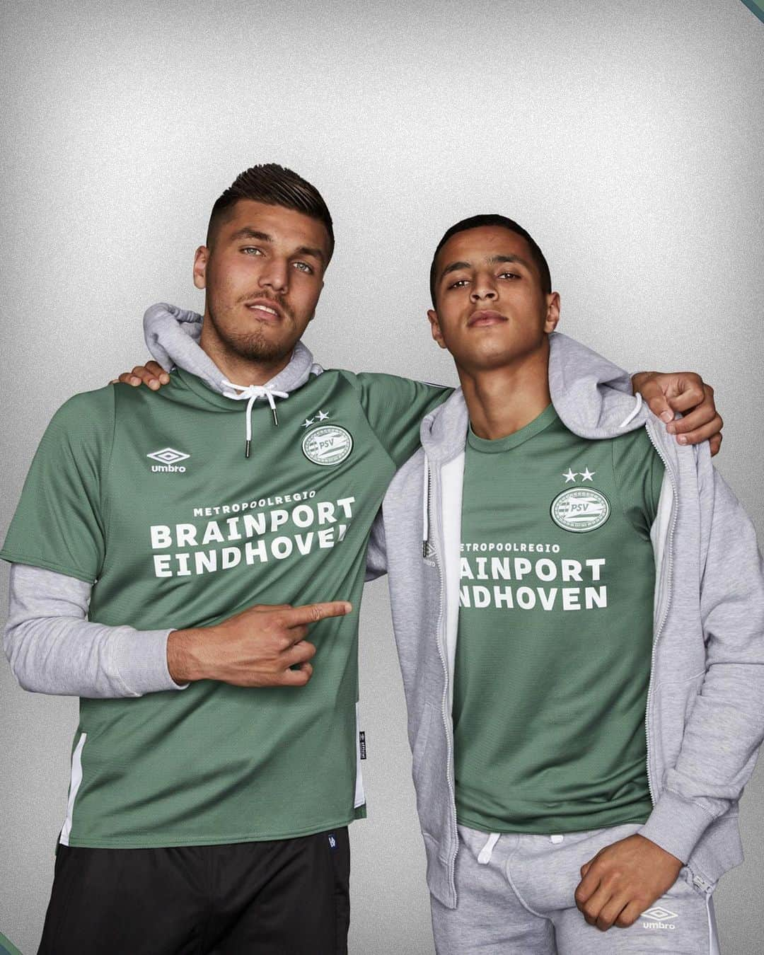 PSVアイントホーフェンさんのインスタグラム写真 - (PSVアイントホーフェンInstagram)「Connected by pride. Unified by PSV. This is our new Third Kit! 💚 #EendrachtMaaktMacht」7月17日 16時03分 - psv