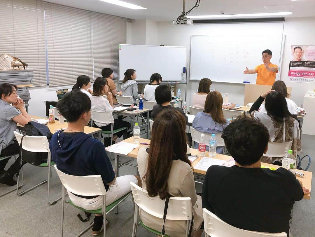 日本美容整骨学院さんのインスタグラム写真 - (日本美容整骨学院Instagram)「☠️ 日本美容整骨学院では 全国各地から認定講師の方々が集まり、 勉強会が行われましたφ(^ω^　) . 技術・知識ともに擦り合わせ… 現在【美容整骨】を学んでいる方、 これから【美容整骨】を学びたいという方、 そして日本中の皆様に 最高の技術をお届け致します✨ * #日本美容整骨学院 #美容整骨 #美骨美人 #骨格矯正 #小顔矯正 #骨盤矯正 #美脚矯正 #くびれ矯正 #小顔 #骨盤 #美脚 #くびれ #矯正 #黄金バランス #勝ち組 #女子 #骨格矯正の時代 #骨から綺麗に #痛くない小顔矯正 #ゴッドハンド集団 #資格習得 #大阪 #東京 #福岡 #東海 #福山 #高松 #認定講師」7月17日 16時28分 - biyouseikotsugakuin