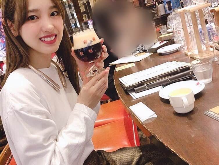 飯窪春菜さんのインスタグラム写真 - (飯窪春菜Instagram)「🍔🍴🍺🥧 ・ ・ 先日の南波志帆さんとのデート、一番の目的は映画「Diner ダイナー」のコラボカフェに行くことでした☺️ 試写に2人で行っていたのです〜🌼 残念ながらボンベロのハンバーガーは完売していたのですが、スキンのスフレは食べられました💓  世界中の色々なビールを取り扱っているお店だったのでそちらも楽しみましたあー(*´꒳`*) ・ ・ ・  #diner  #食べたのはlunch ふふ #ダイナー  #コラボ  #南波志帆 さん #はるなの毎日  #飯窪ってる」7月17日 16時40分 - harunaiikubo_official