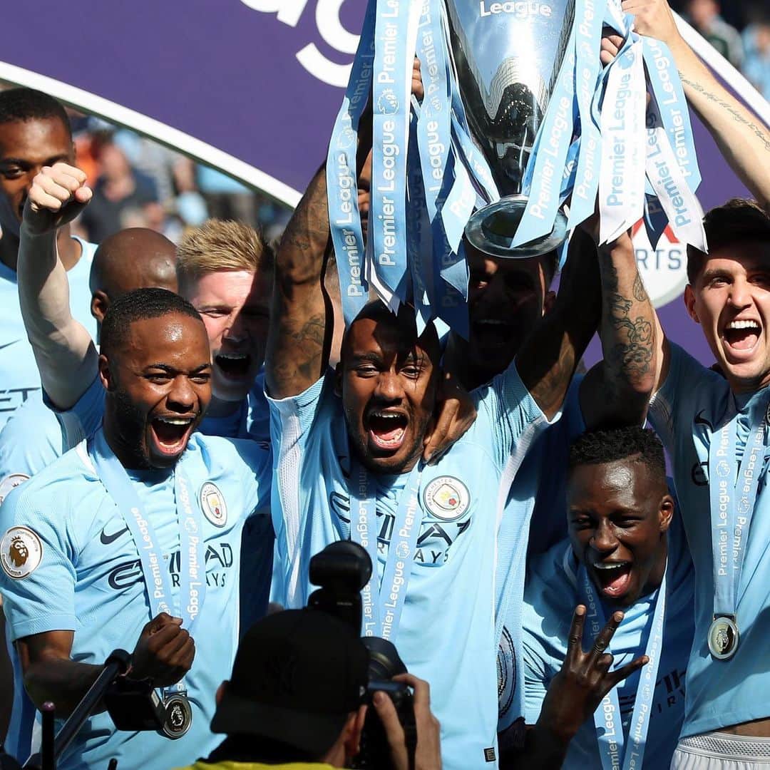 バンジャマン・メンディのインスタグラム：「Delphy 🦈 Wishing u the best in your new club brother, thanks for backing me up, a great teammate & human being. The locker room will miss u 💙 @fabian_delph」