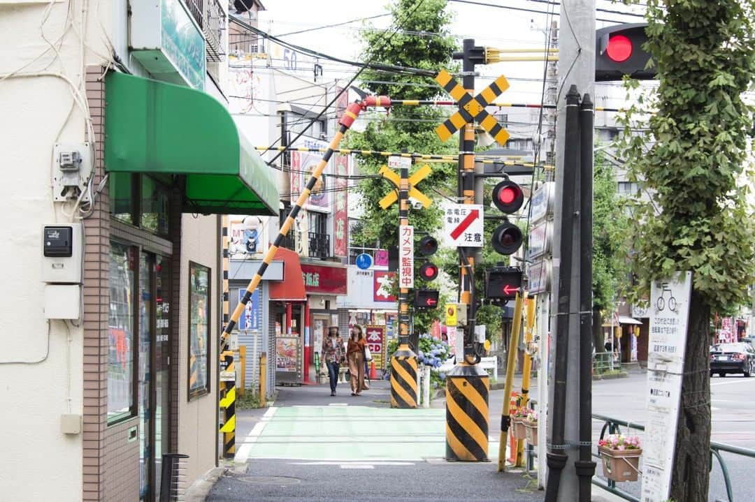 東京都庁広報課さんのインスタグラム写真 - (東京都庁広報課Instagram)「「十条（北区）／Jujo (2019.6.29撮影)」最寄駅：十条駅 　#駅前 #下町散策 #路地 #東京下町 #散歩 #埼京線  #踏切 #beautifuldestinations #tokyotrip #tokyotravel #passionpassport #tokyojapan #instatokyo #loves_nippon #phos_japan #bestjapanpics #cooljapan #japan_of_insta #discovertokyo #photo_jpn #東京観光 #東京旅行 #illgrammers #景色 #お出かけ #東京 #Tokyo #东京 #도쿄 #tokyogood十条」7月17日 17時00分 - tocho_koho_official