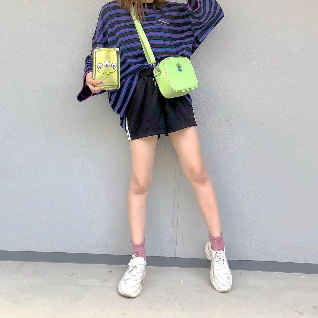 星野麻里愛さんのインスタグラム写真 - (星野麻里愛Instagram)「🍓wego staff style🍓 りとるぐりーんめん👁👁👁 コーデ  詳細はプロフィールの URLを見てね！！！ #リトルグリーンメン  #トイストーリー #りとるぐりーんめん #黄緑コーデ #黄緑 #ボーダー #ビッグボーダー」7月17日 17時11分 - maria.pink28