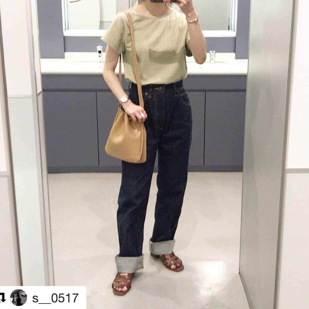 ショップにこにこさんのインスタグラム写真 - (ショップにこにこInstagram)「#Repost @s__0517 with @get_repost ・・・ ㅤㅤㅤㅤㅤㅤㅤㅤㅤㅤㅤㅤㅤ ミントグリーンとキャメルの組み合わせ好き🌿 念願の巾着バックデビュー @shopnikoniko  ㅤㅤㅤㅤㅤㅤㅤㅤㅤㅤㅤㅤㅤ #ショップにこにこ_zozotown #instagood#instalike#instagram#instapic#ootd#outfit#code#fashion#今日のコーデ#今日の服#お洒落#お洒落さんと繋がりたい#お洒落な人と繋がりたい#おしゃれ#おしゃれさんと繋がりたい#simple#kastane#denim#jeans#anatomica」7月17日 17時11分 - shopnikoniko